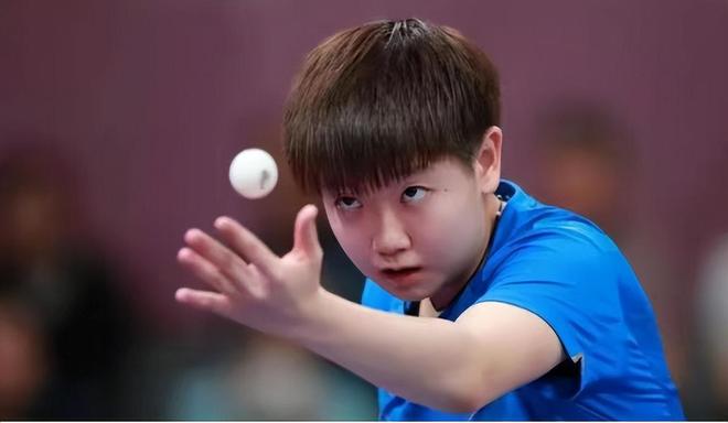 球迷态度：被迫十人应战，你给国足这个半场表现打几分？.