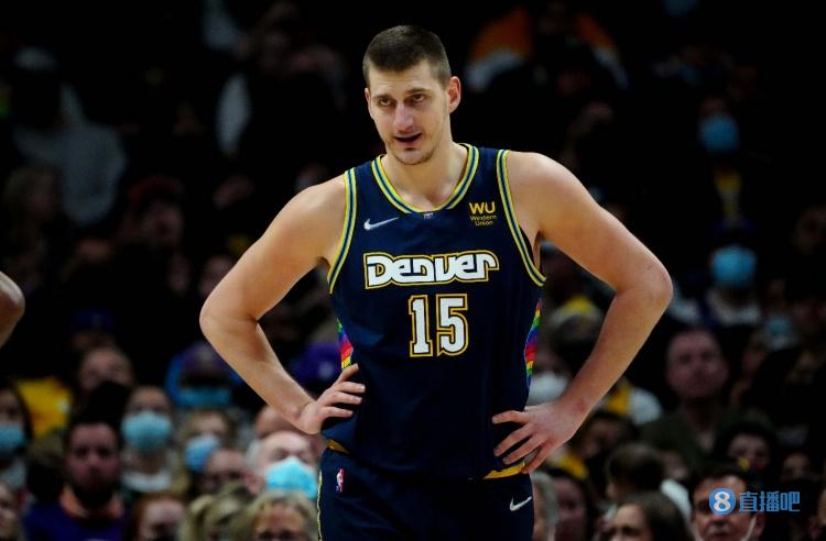 莱万9次居 莱万9次居