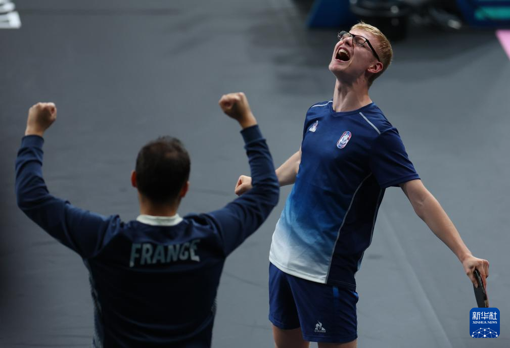 三垒手略前 三垒手略前